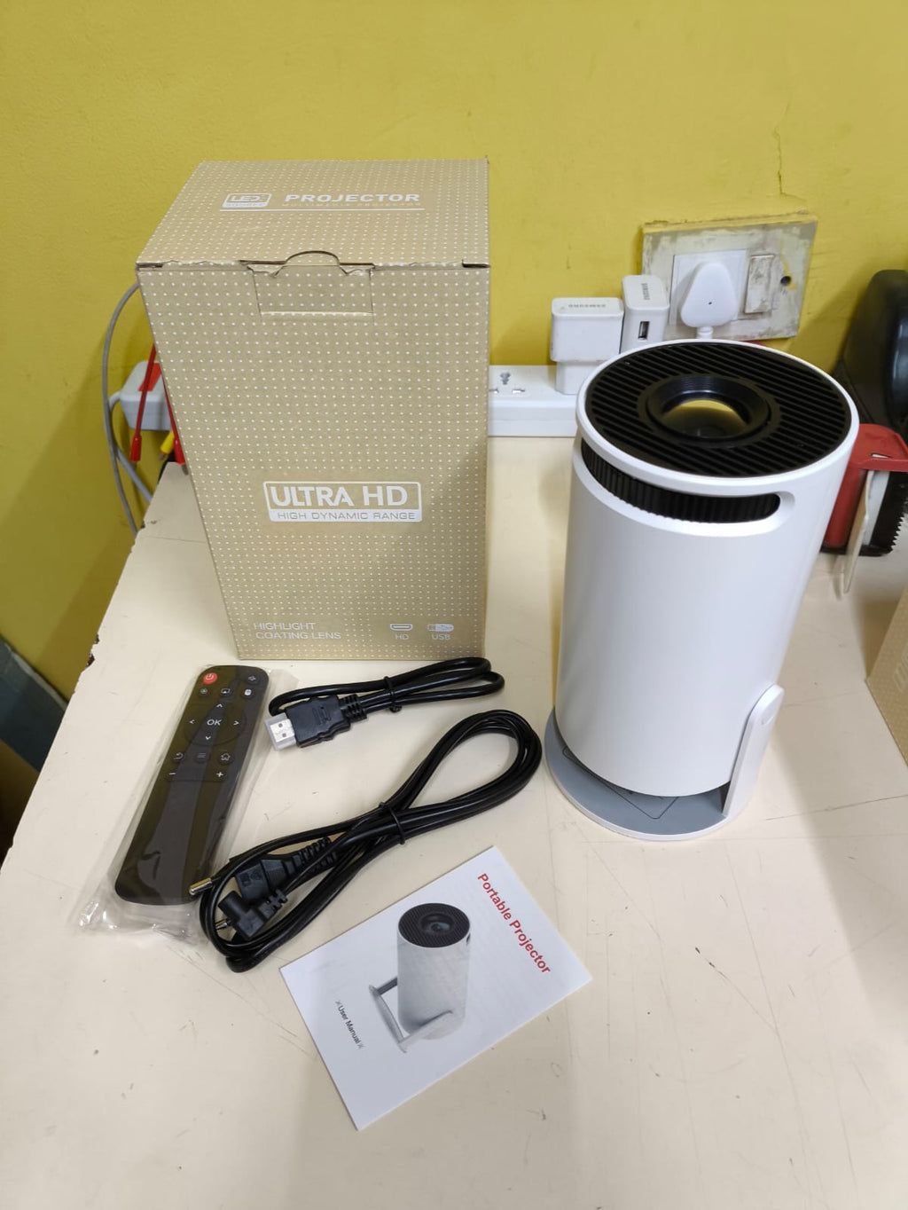 4K Super Vision Portable Mini Projector