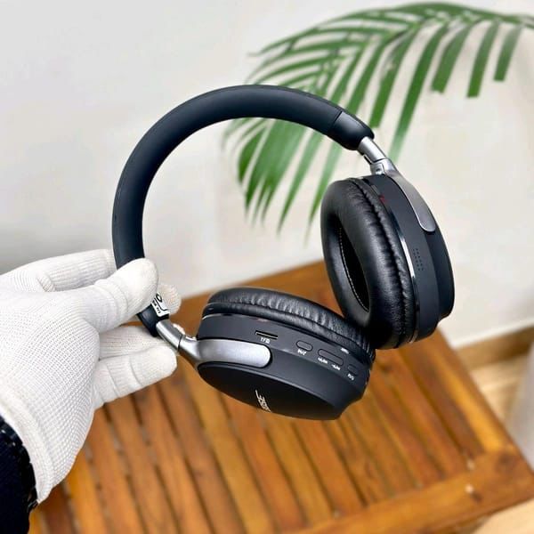 Bose QC-55 (Quiet-Control)