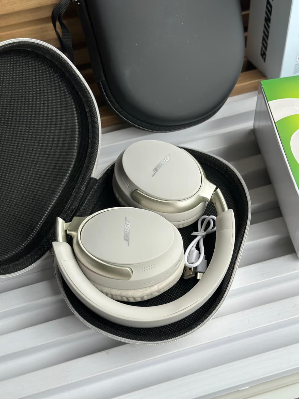 Bose QC-55 (Quiet-Control)